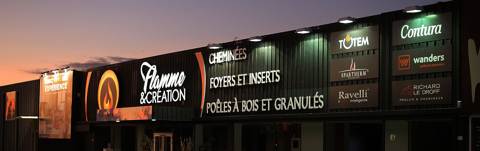 218 enseigne : Spécialiste des enseignes drapeaux